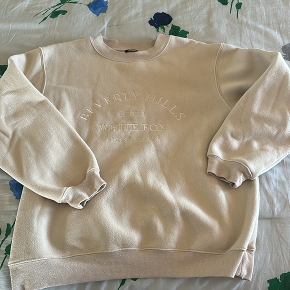 White Fox Sweatset - Picture 2 of 5